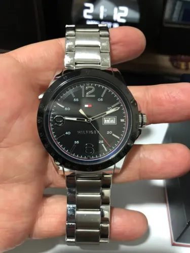 Relógio Tommy Hilfiger Masculino. Original, Em Estado De Novo.
