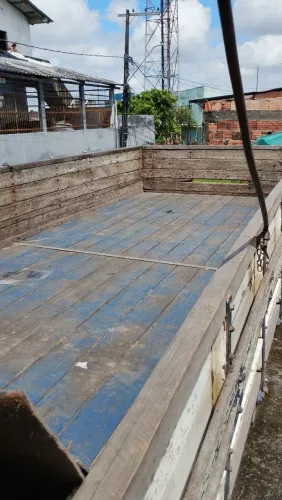 Vendo essa Carroceria caminhão 