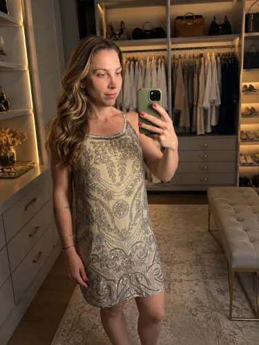 Vestido curto bordado
