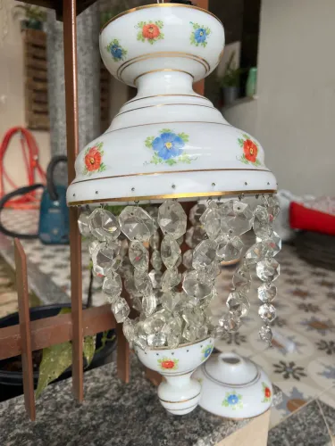 Lustre antigo de porcelana pintada