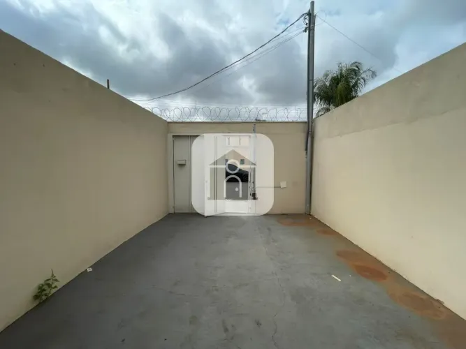 Casa com 60m² para locação no bairro Shopping Park