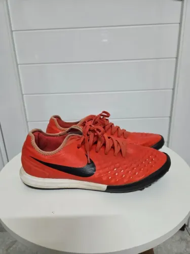 Chuteira Nike Tiempo 39