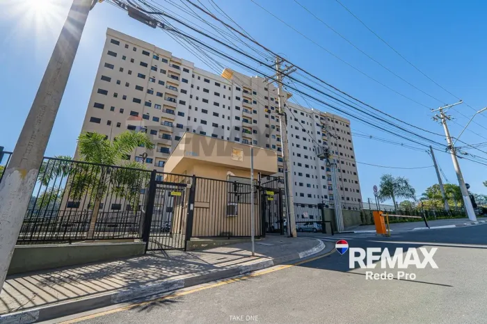 "Lar Contemporâneo com Vista Incrível em Valinhos"