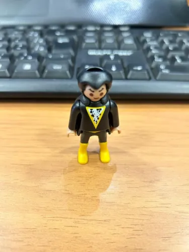 Boneco Adão Negro - Kinder Ovo