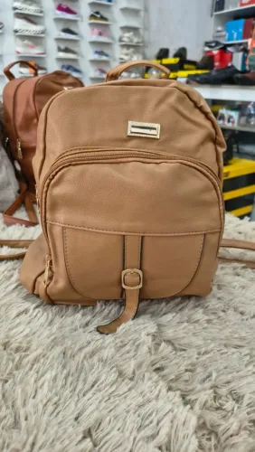 Mochila feminina disponível