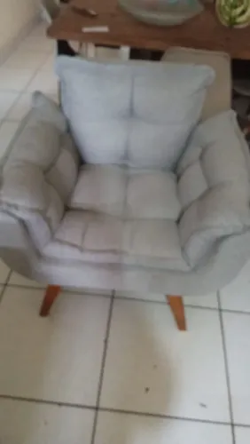 2 poltronas cinzas