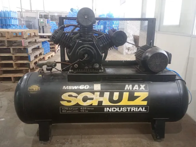 Compressor de ar industrial  marca schulz 