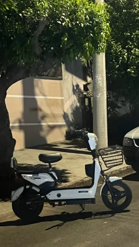 Scooter Elétrica Glovi 500W - Econômica, Silenciosa e Muito Conservada