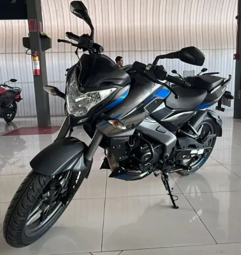 Bajaj Dominar 160 2025