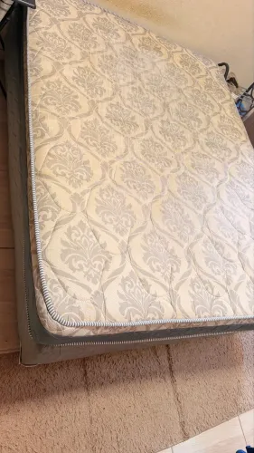Cama casal seminova