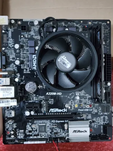 KIT RYZEN 3 2200G + PLACA-MÃE + 8GB RAM