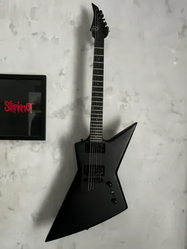 Guitarra S by Solar Explorer