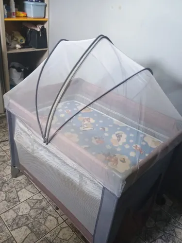 Berço e cercado 