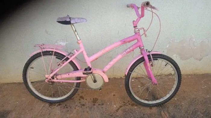 bicicleta infantil rosa - aro 20 - funciona perfeitamente - preço desapego
