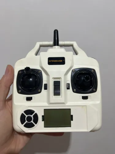 Controle Xtreme para Drone - Liga e sai sons, mas não sei se funciona tudo