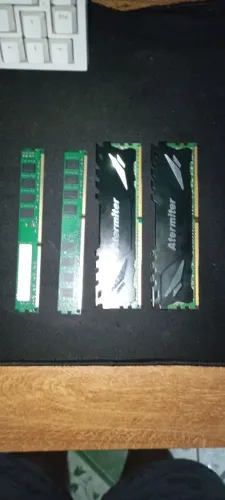 Kit com 4 memórias ram duas ddr 4 e duas ddr3