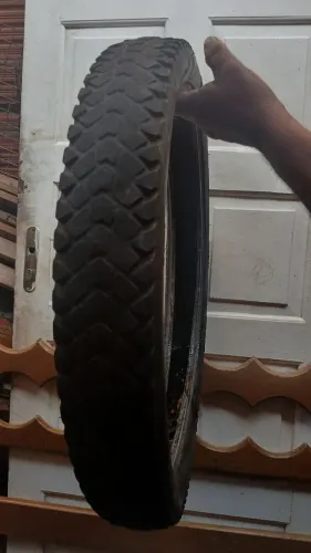 Pneu de moto