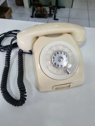Antigo telefone de linha modelo tartaruga