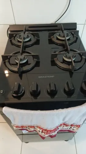 Fogão Brastemp 4 bocas com base de vidro temperado