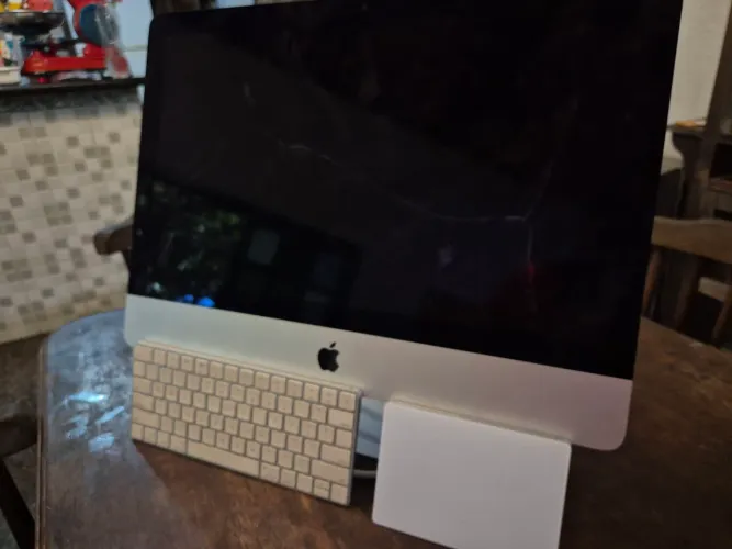 Apple iMac Retina 4k 21.5 Intel Core i5 DDR4 radeon 560x