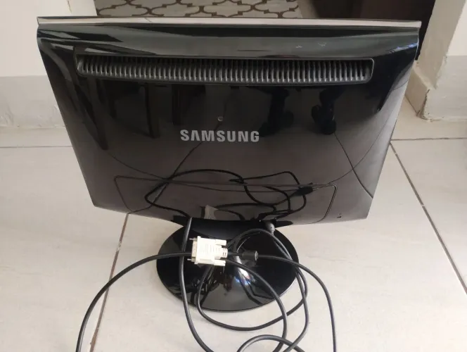 Monitor Samsung LCD 19 Polegadas