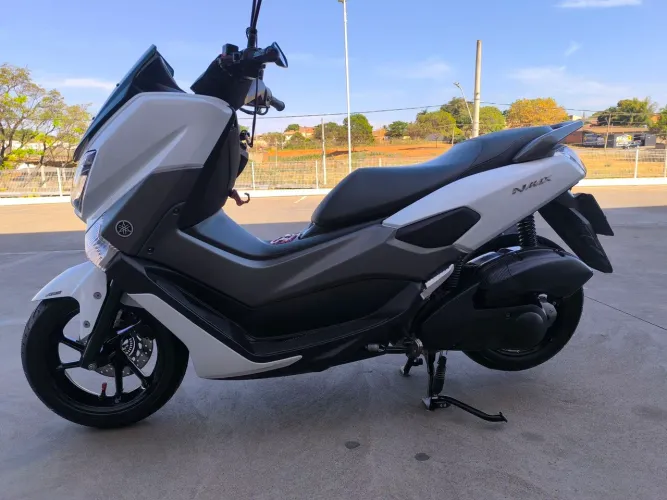 Vendo Yamaha NMax, ano 2020