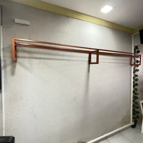 Arara em Metalon com tampo de vidro 2 m e 70 cm de comprimento por 26 cm de largura