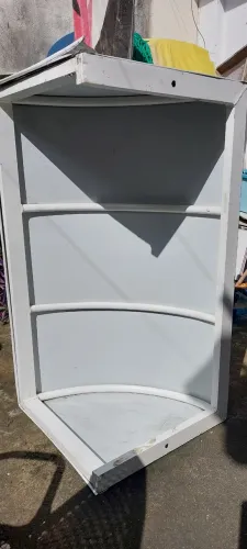 Toldo com estrutura em alumínio