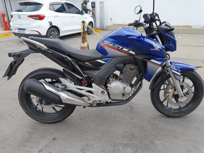 CB TWISTER 250 ACEITA CARTÃO ATÉ 18X FINANCIA PELOS BANCOS 