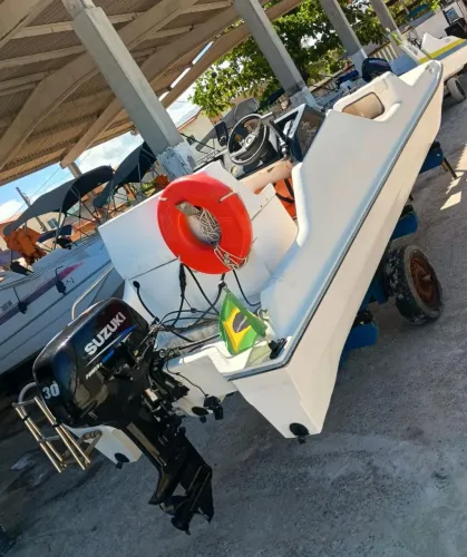 Lancha super six IMPERDÍVEL 