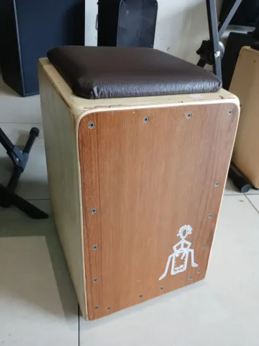 Cajon artesanal acustico novo