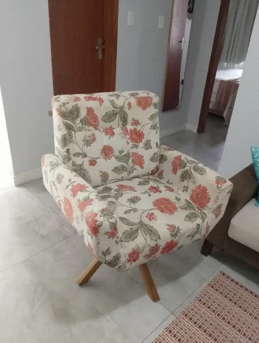Vendo linda poltrona giratória 