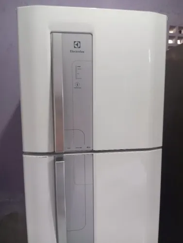 Vendo geladeira Eletrolux Frost Free