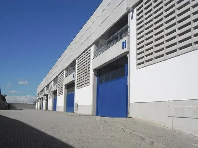 Galpão 1415 m² 2 docas Cotia/Raposo Tavares