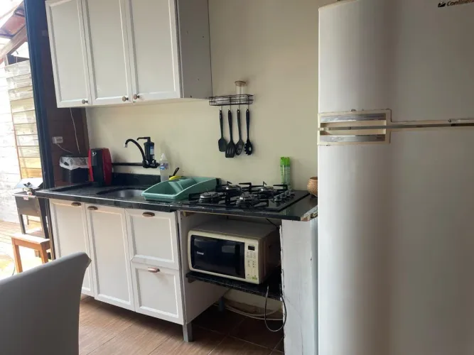 Casa a 2 km da praia do campeche