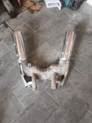 Vendo escapamento de moto 