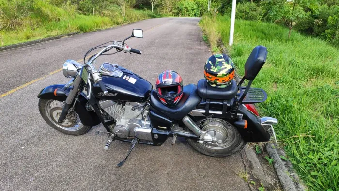 Vendo ou troco shadow 750 2007