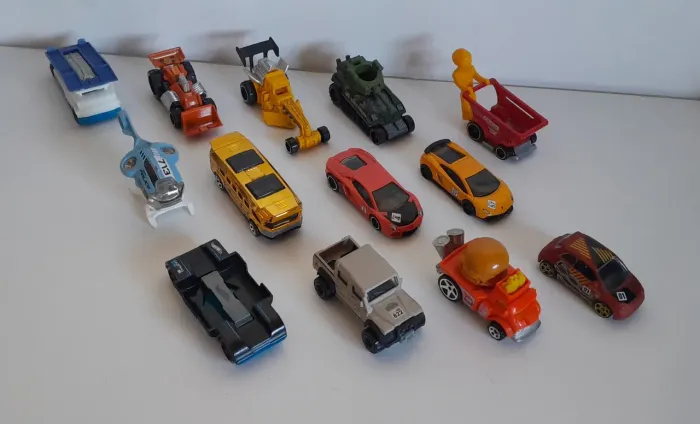Carrinhos miniaturas Hot Wheels 