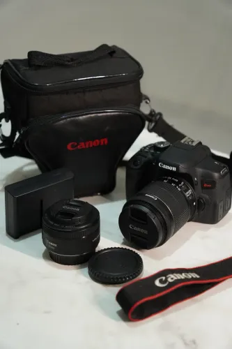 Canon EOS Rebel T6i