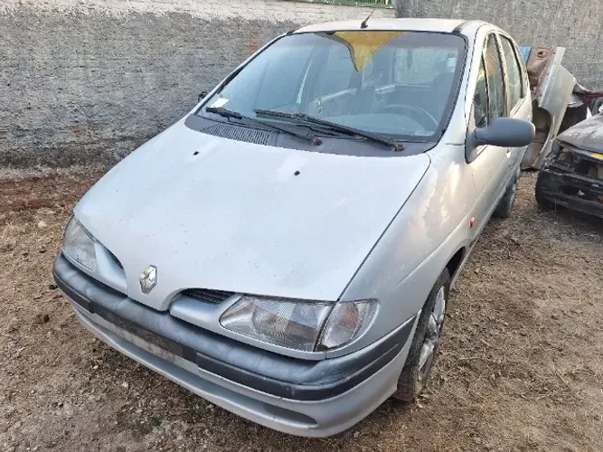 Sucata Renault Scenic 1.6 16v 2001 - Somente Peças