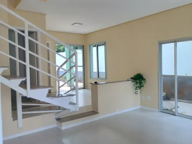 Casa em Condomínio, bairro Flores, Venda