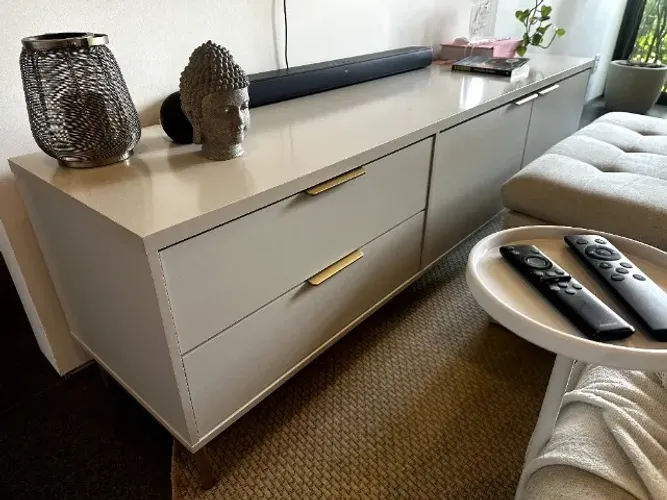 Rack Off White 184cm C/ Detalhes Dourados - Pouco Uso - Brooklin