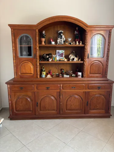 Arca/Cristaleira antiga