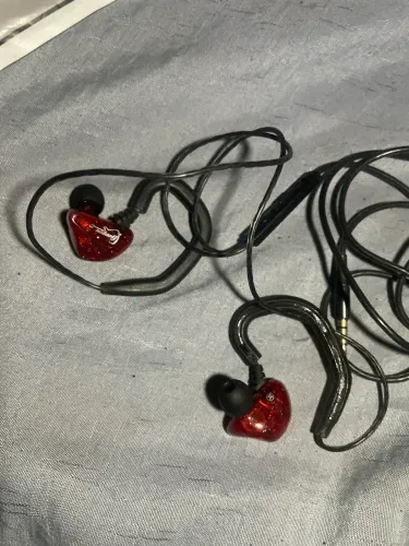 FONE DE OUVIDO COM FIO PROFISSIONAL PARA MÚSICO 