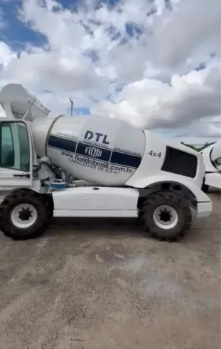 Autobetoneira Fiori DX50 - cap 5m3