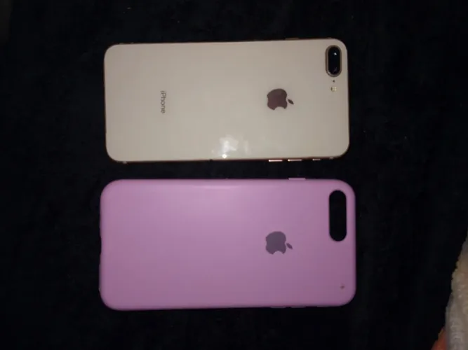 iPhone 8 plus, tem quemandar só arrumar a câmera o resto tudo perfeito