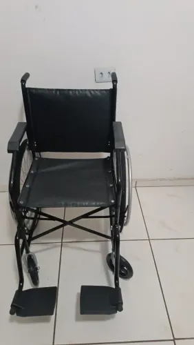 CADEIRA DE RODAS MEGA ACOLCHOADA REFORMADA COM QUALIDADE E DURABILIDADE 