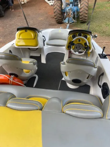 Lancha jet boat 