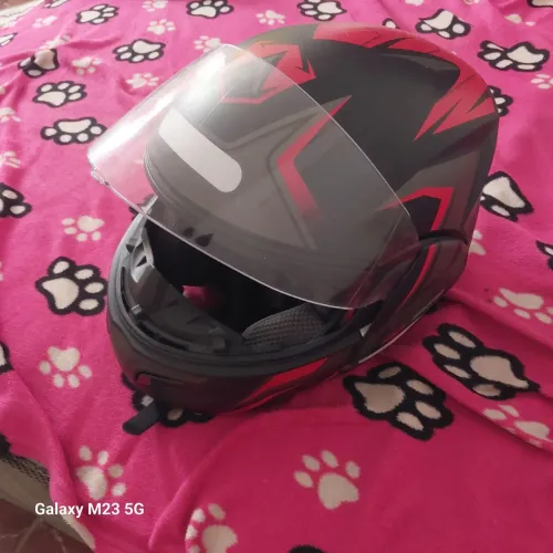 Capacete escamoteavel 