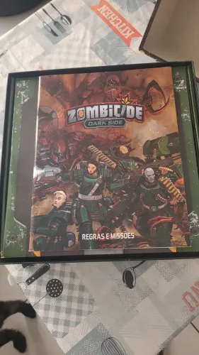 Zombicide Darkside (danificado caixa e 1 mapa)